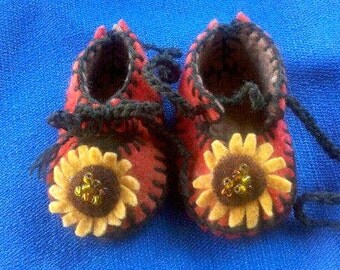 Waldorf Summer Sunflower Baby Slippers,Hand Dyed Wool Felt Baby Shoes,Summer Baby Gift Baby Slippers,All Natural Baby Gift,Made to Order