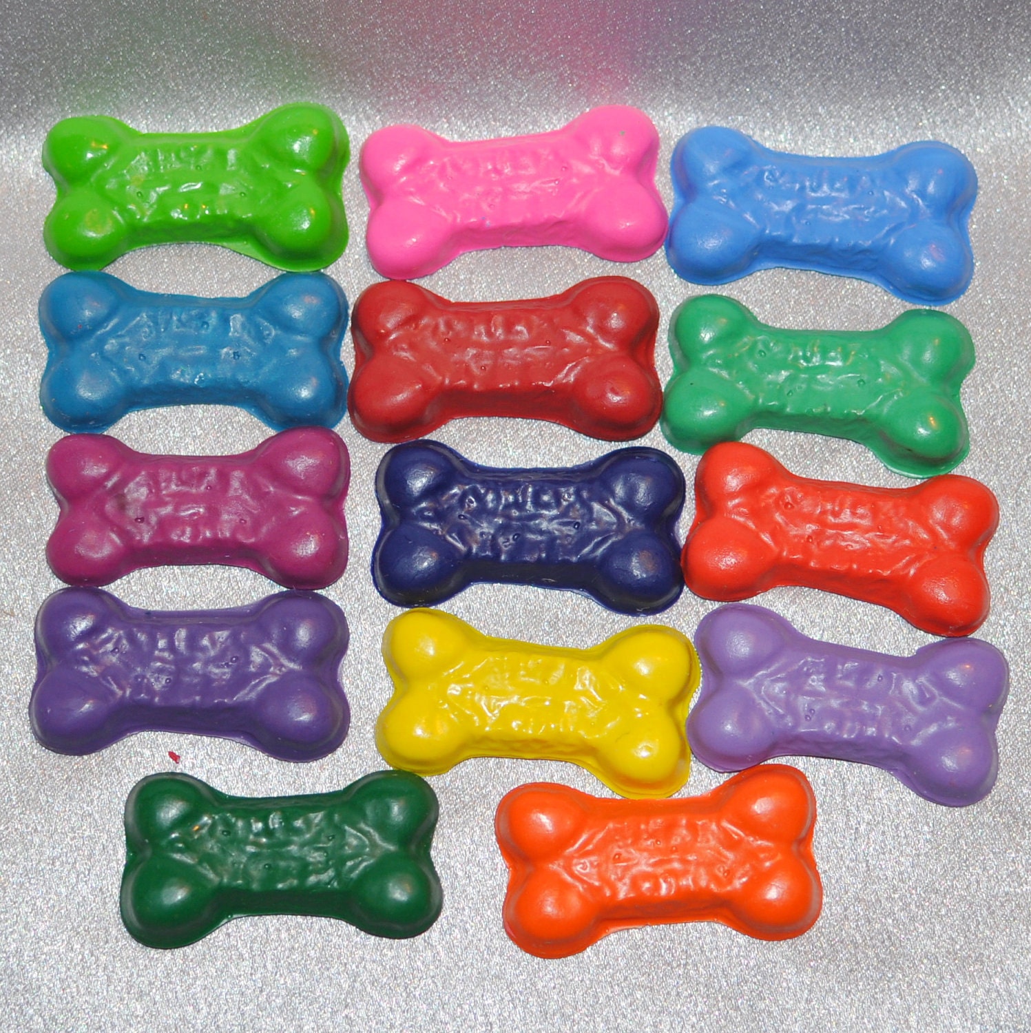 Dog Party Favors, Dog Bone Shaped Recycled Crayons, Total of 14 Crayons