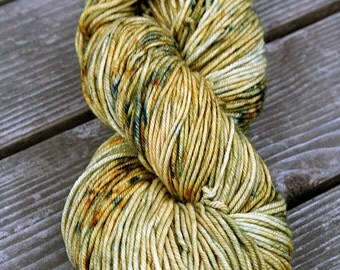 Hand dyed yarn - Superwash Merino Worsted - 115g