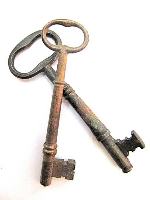 Large Skeleton Keys Set of 2