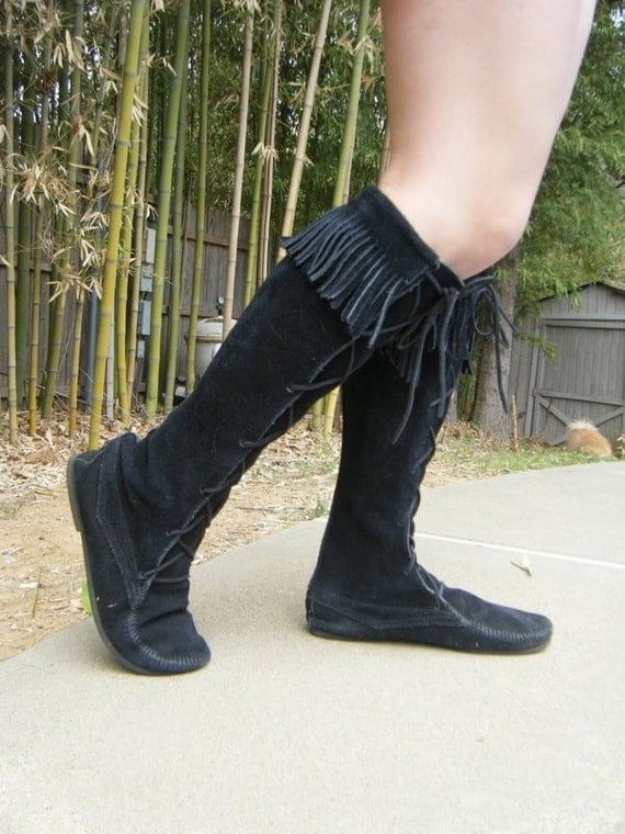 minnetonka black boot