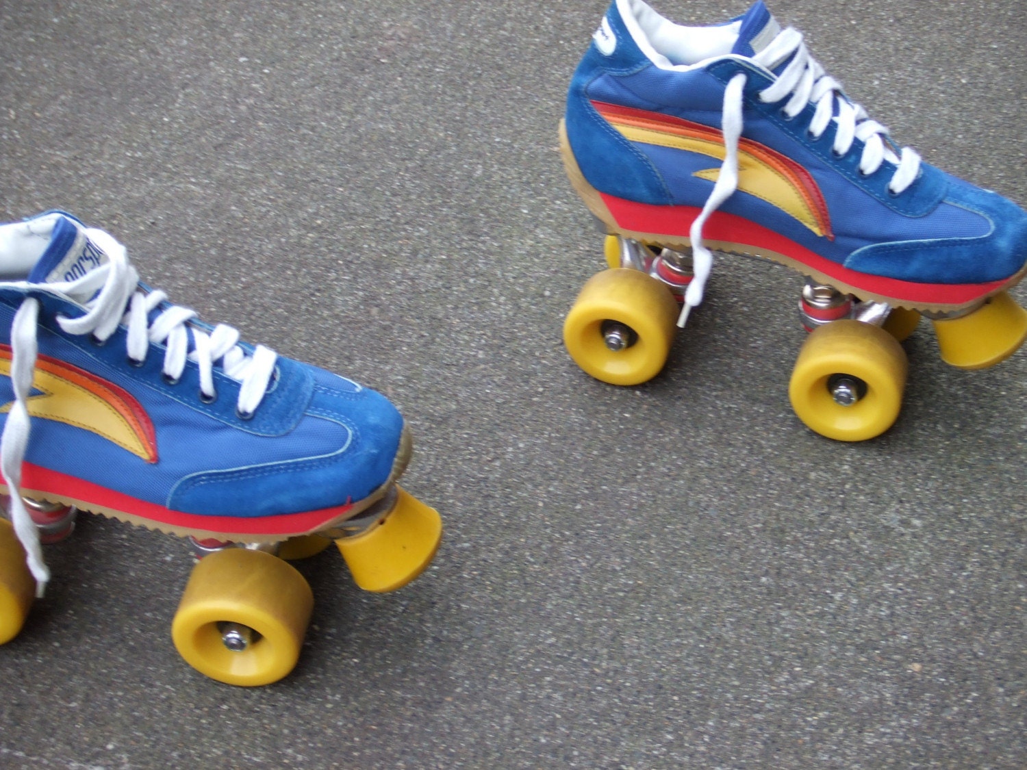 Vintage 70 s RAINBOW SWOOSH Suede Tennis Shoe Style DISCO