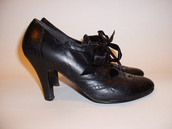 Vintage 1930s 40s Black Leather Ribbon Lace Up Oxford Brogue