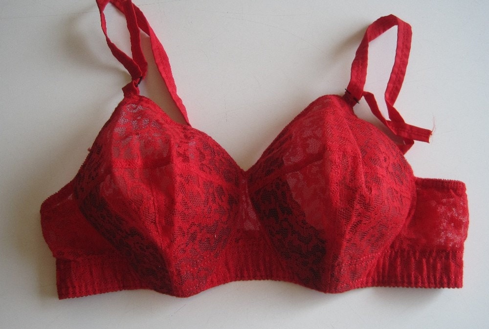 Sexy Vintage 50s 60s Red Lace Pointy Bra Perma Lift 34b 4611