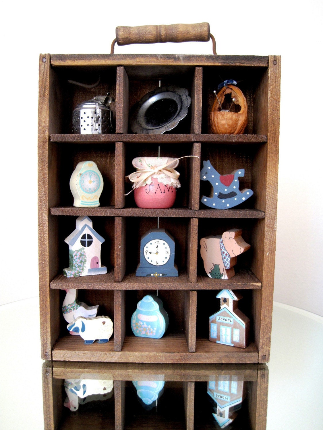 VINTAGE ANTIQUE KNICK KNACK SHELF / SHADOW BOX