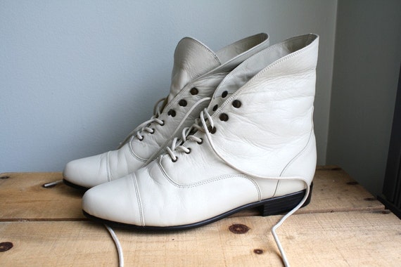 vintage ankle boots lace up