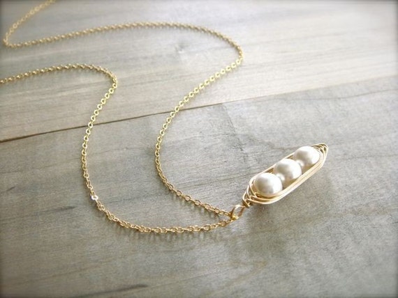 3 Peas in a Pod Necklace in Gold Choose Your PEARL by Beazuness