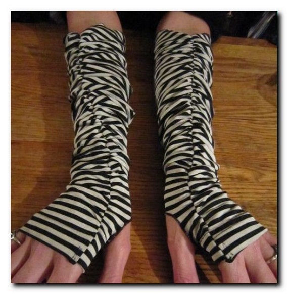 Black and White Striped Arm Warmers / Armies / Fingerless