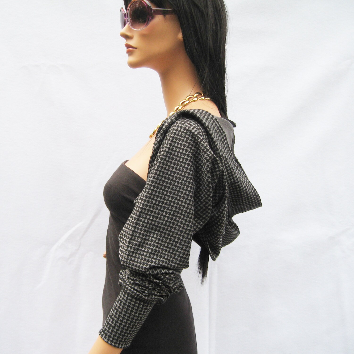 Hooded Shrug Grey And Black Houndstooth