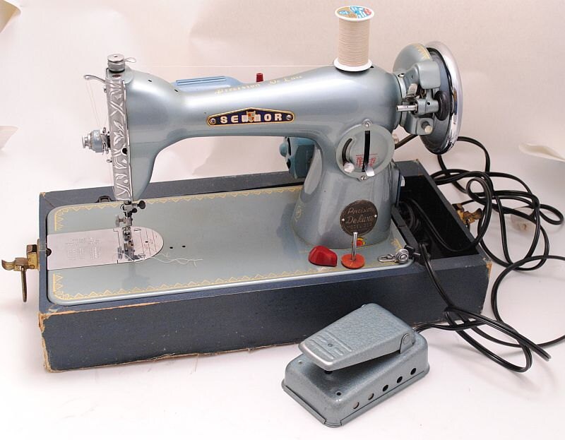 Sewing Machine Sewmor Class 15 Clone Blue Portable with Case