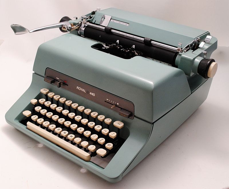 Working Typewriter Royal 440 1960s blue