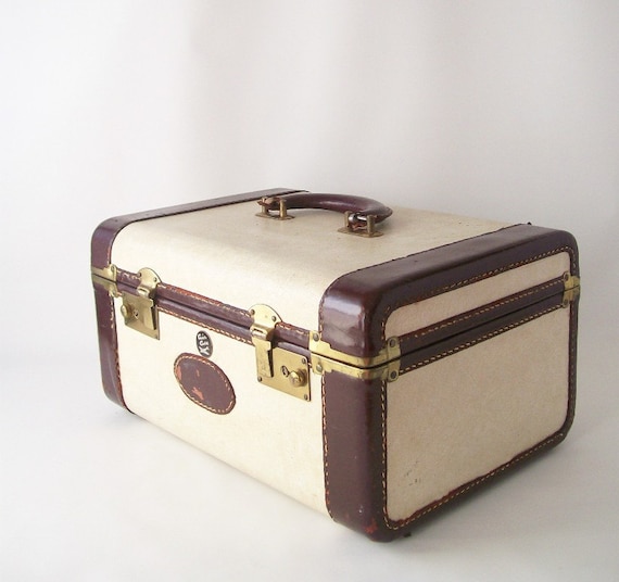 Vintage Style Train Case 1