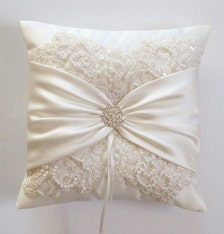 ring wedding pillow