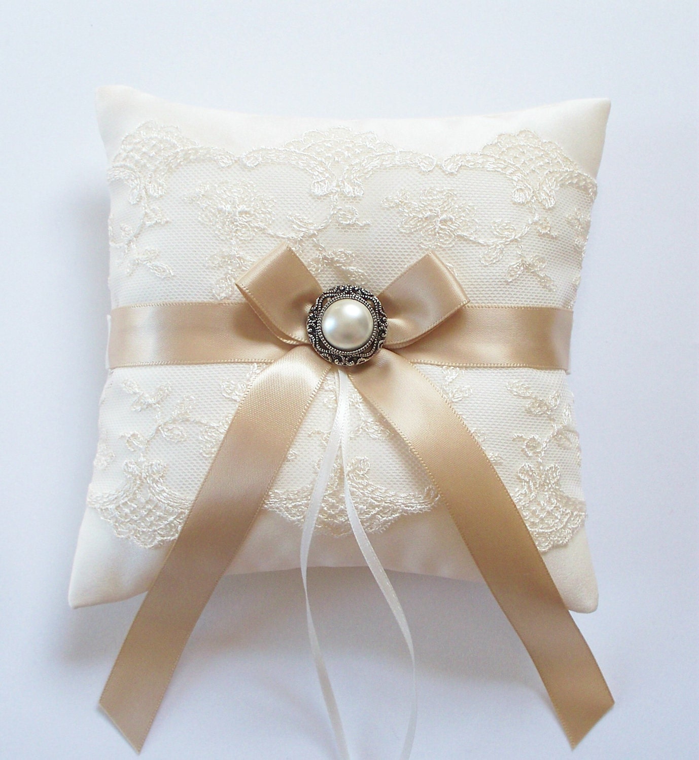 Wedding ring pillow size