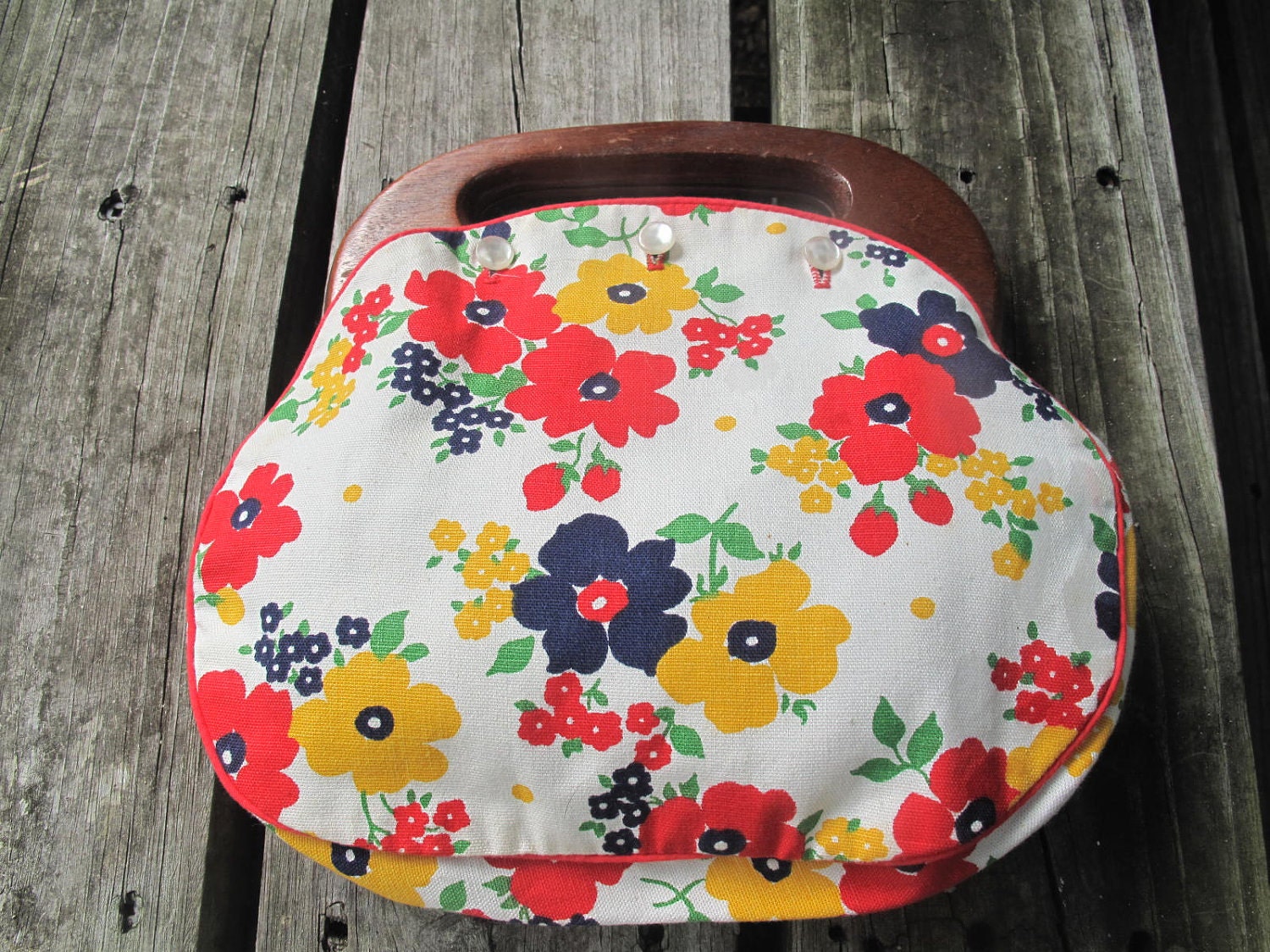 Changeable Wooden Handle Purse with Button on Covers