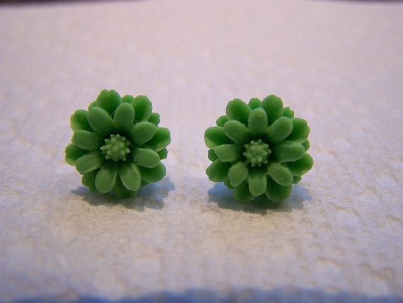 Daisy Earrings Lime Earrings Green Earrings Daisy by doodaba