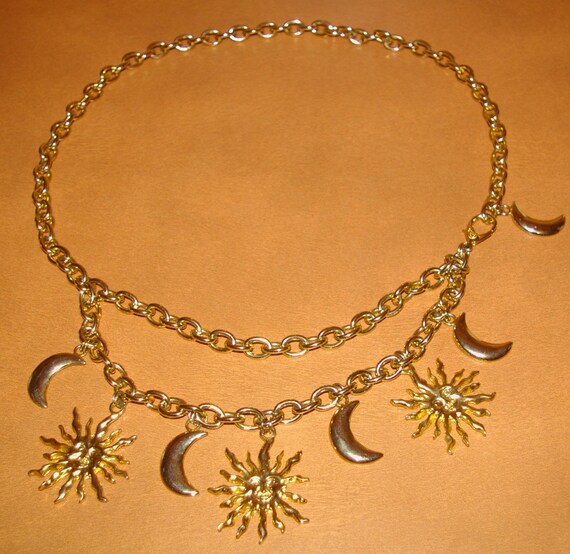 Vintage Gold Sun and Moon Chain Belt Size Medium Fits a 36