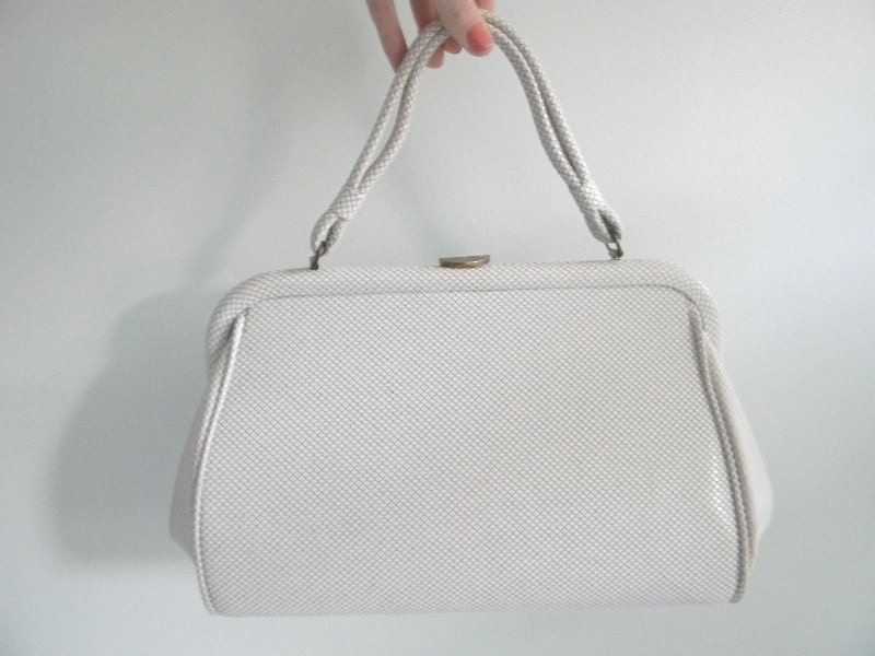 vintage. Early 60s Winter White Purse