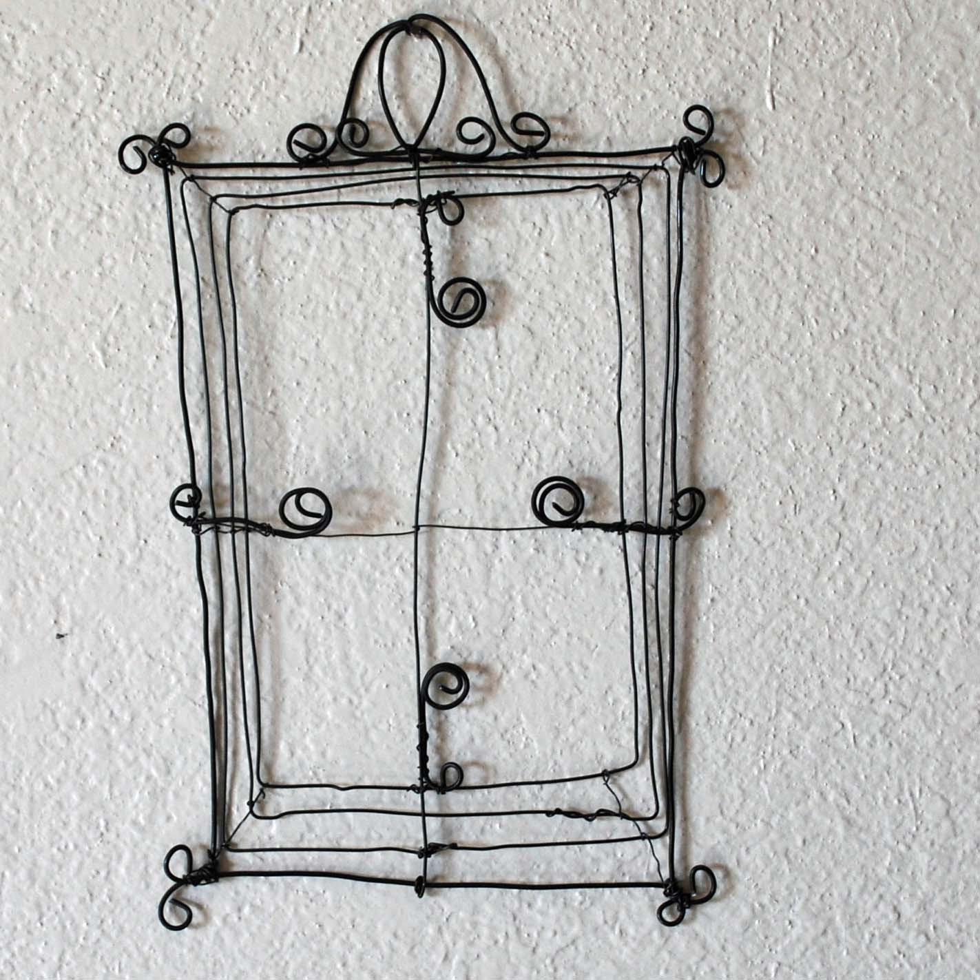 Items similar to Funky Wire Sculpture Frame on Etsy