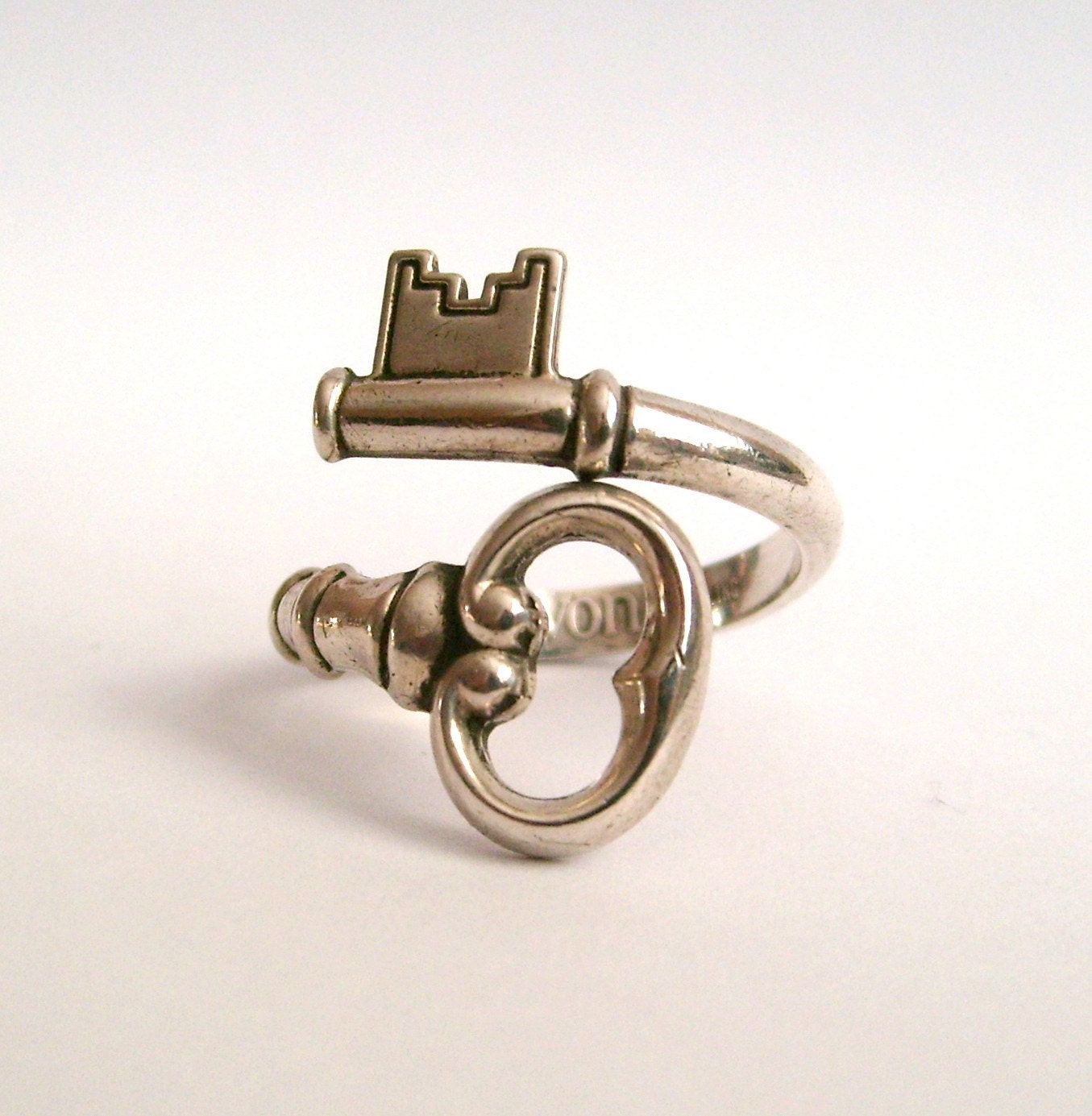 Vintage Sterling Silver Skeleton Key Ring Signed Avon