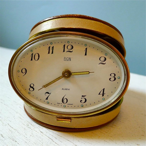 elgin travel alarm clock