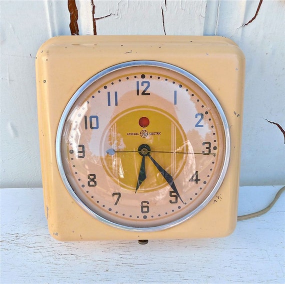 Vintage General Electric Butter Yellow Wall Kitchen Clock