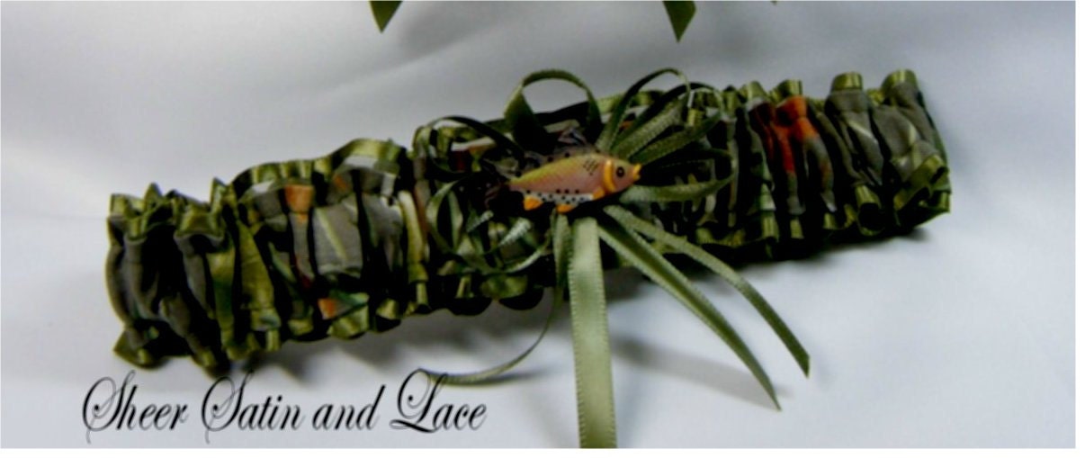 Toss Fishing Camouflage wedding garters FISH CAMO garter Moss