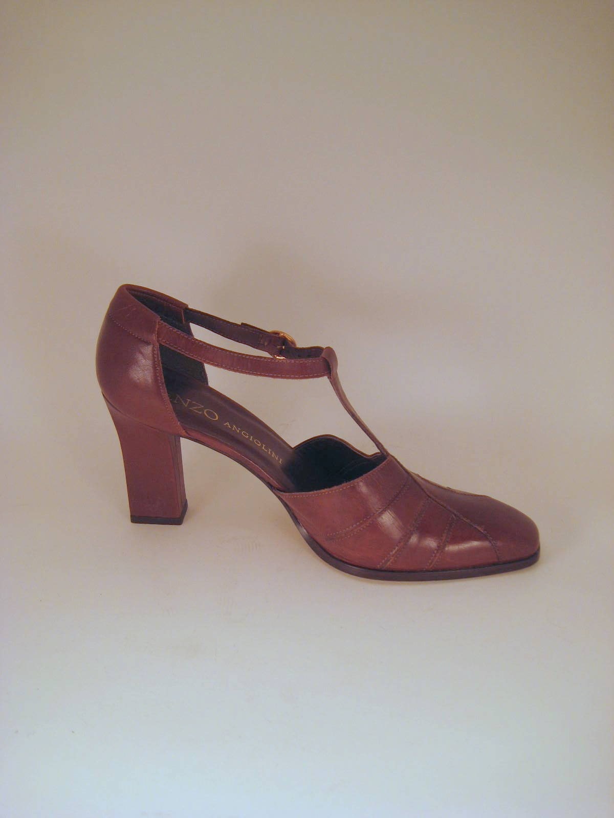 vintage t strap mary jane heel pumps. nutmeg tan leather by