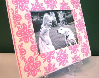 Pink And White Painted 5x7 Picture Frame With Medallion Pattern