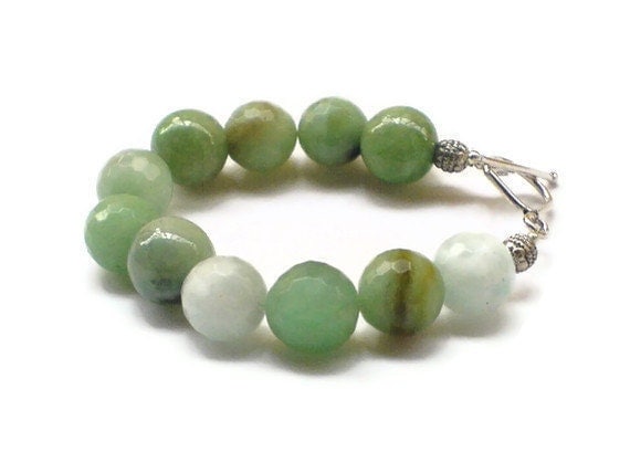 Items similar to Faceted green Aventurine bracelet with jade beads on Etsy