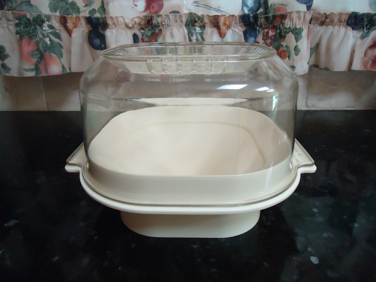 Vintage Rubbermaid Microwave Cookables Popcorn Popper/Bowl