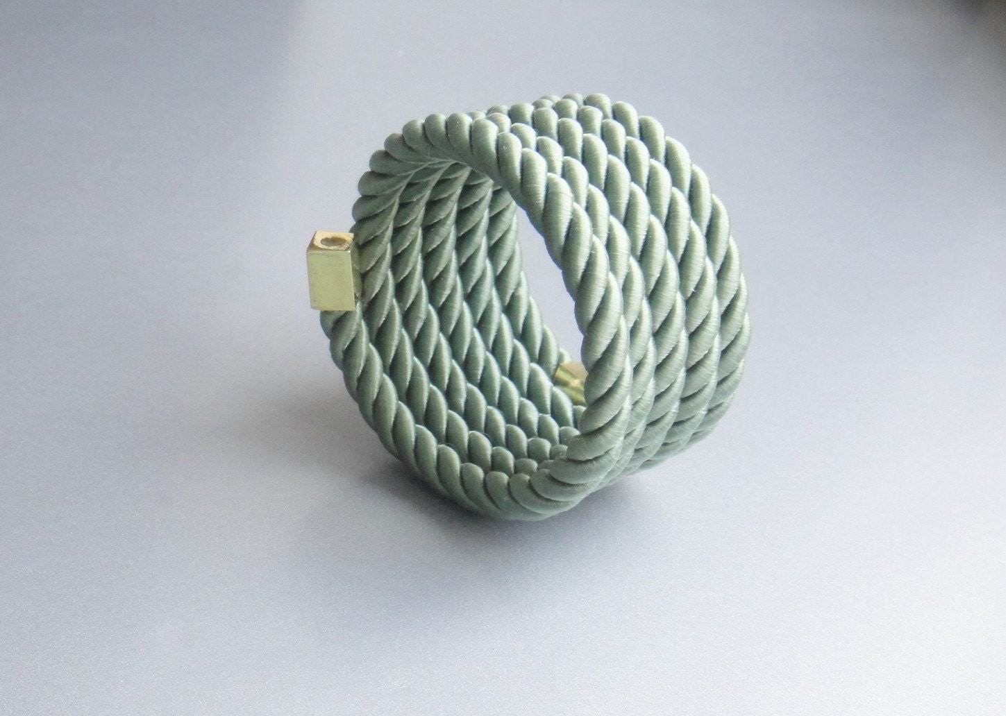 Rope bracelet green with memory wire