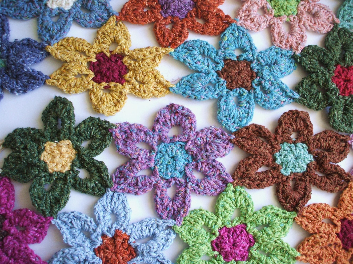  Crochet  flower  scarf 