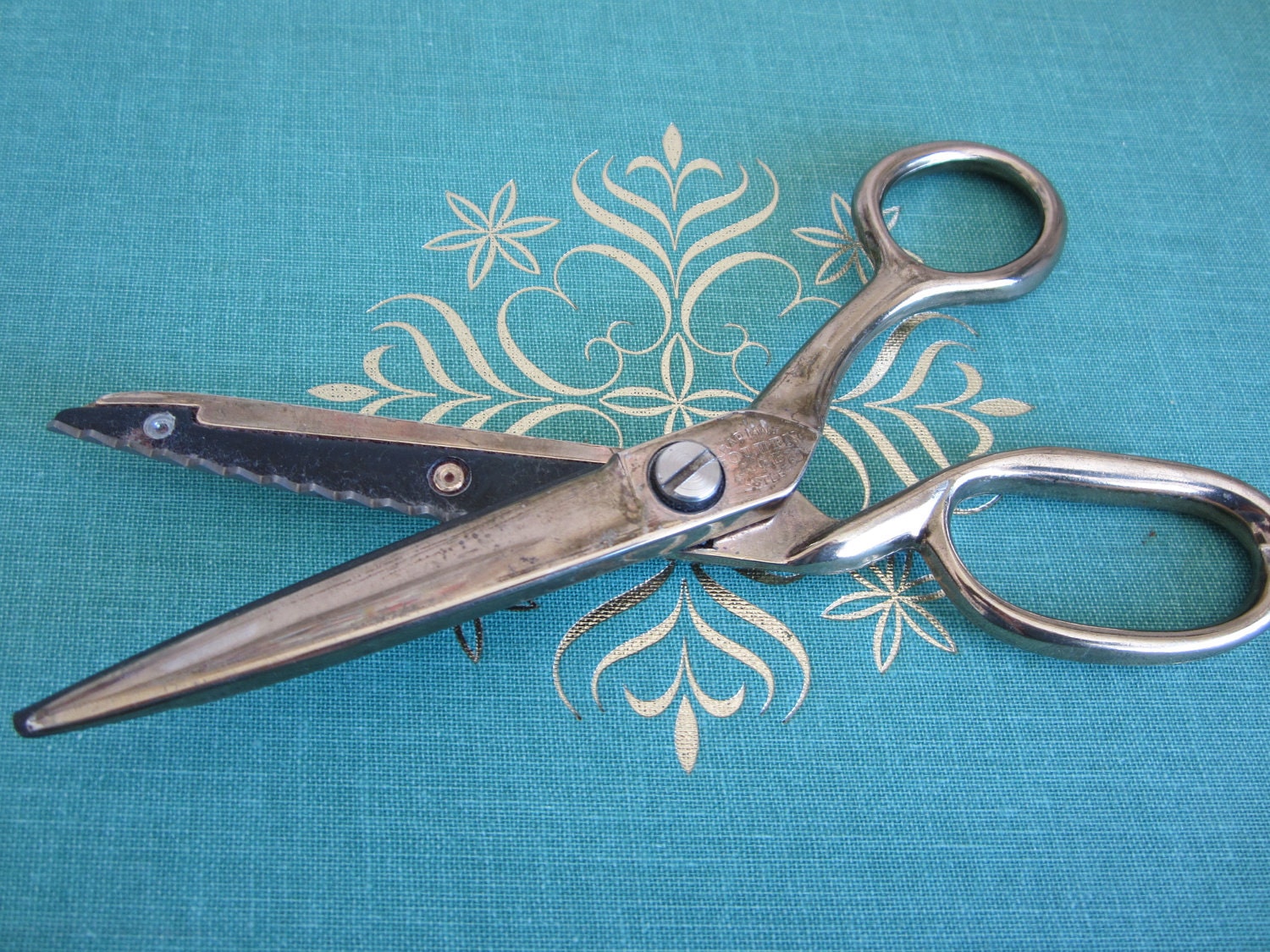 Vintage Pinking Shears by Sheffield Made in England Golden Age