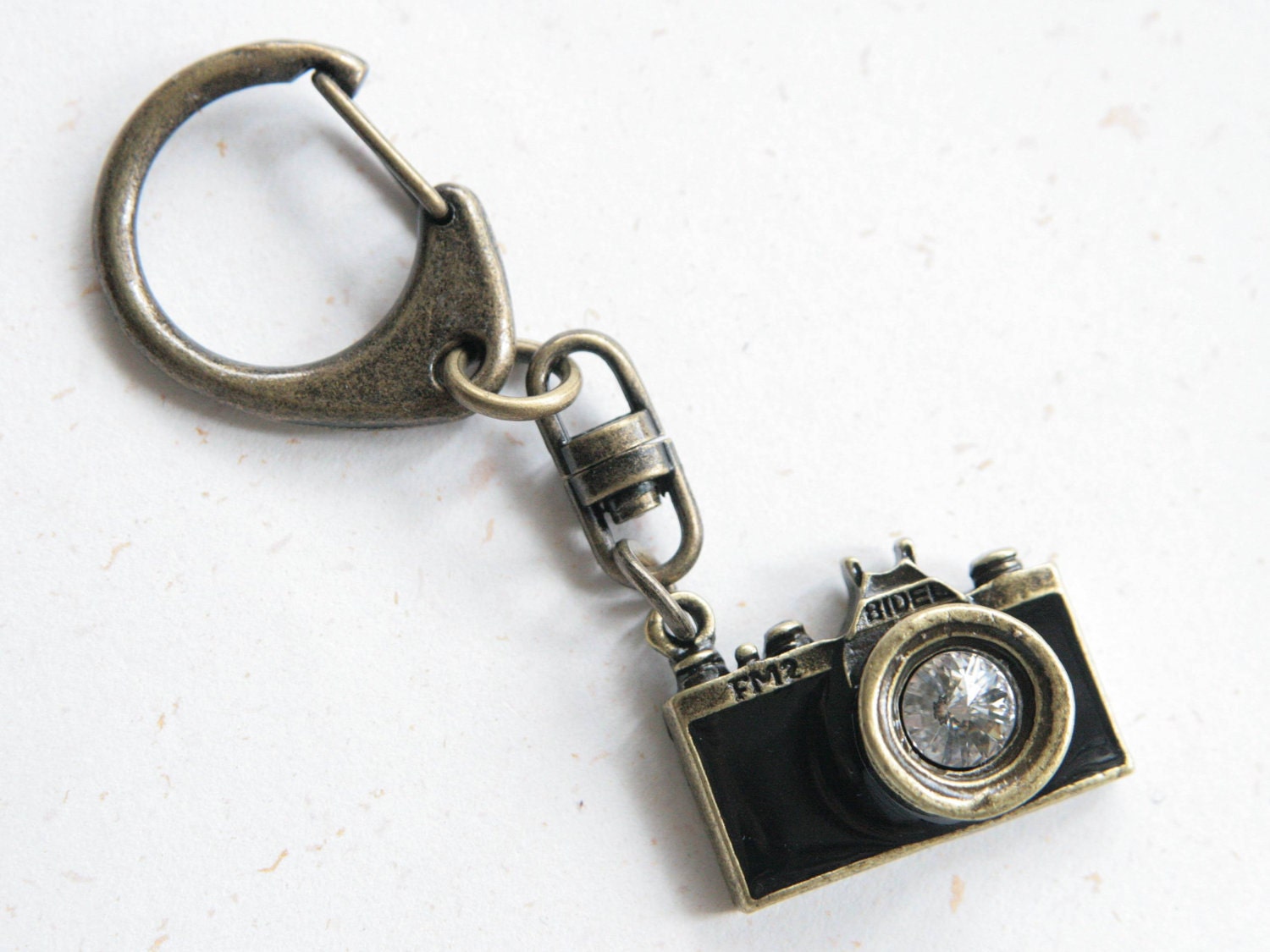 Black Camera Keychain / keyring R019