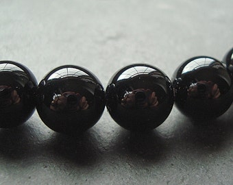 8mm Jet Black Onyx Smooth Shiny Round Beads - 12 Pieces