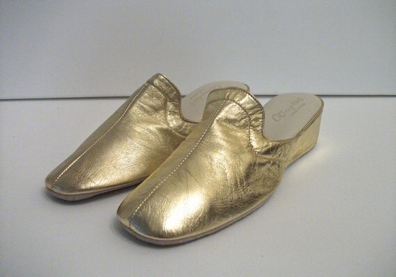 Vintage Metallic Gold Oomphies Slippers Sz 8 by TheWayTheyWore