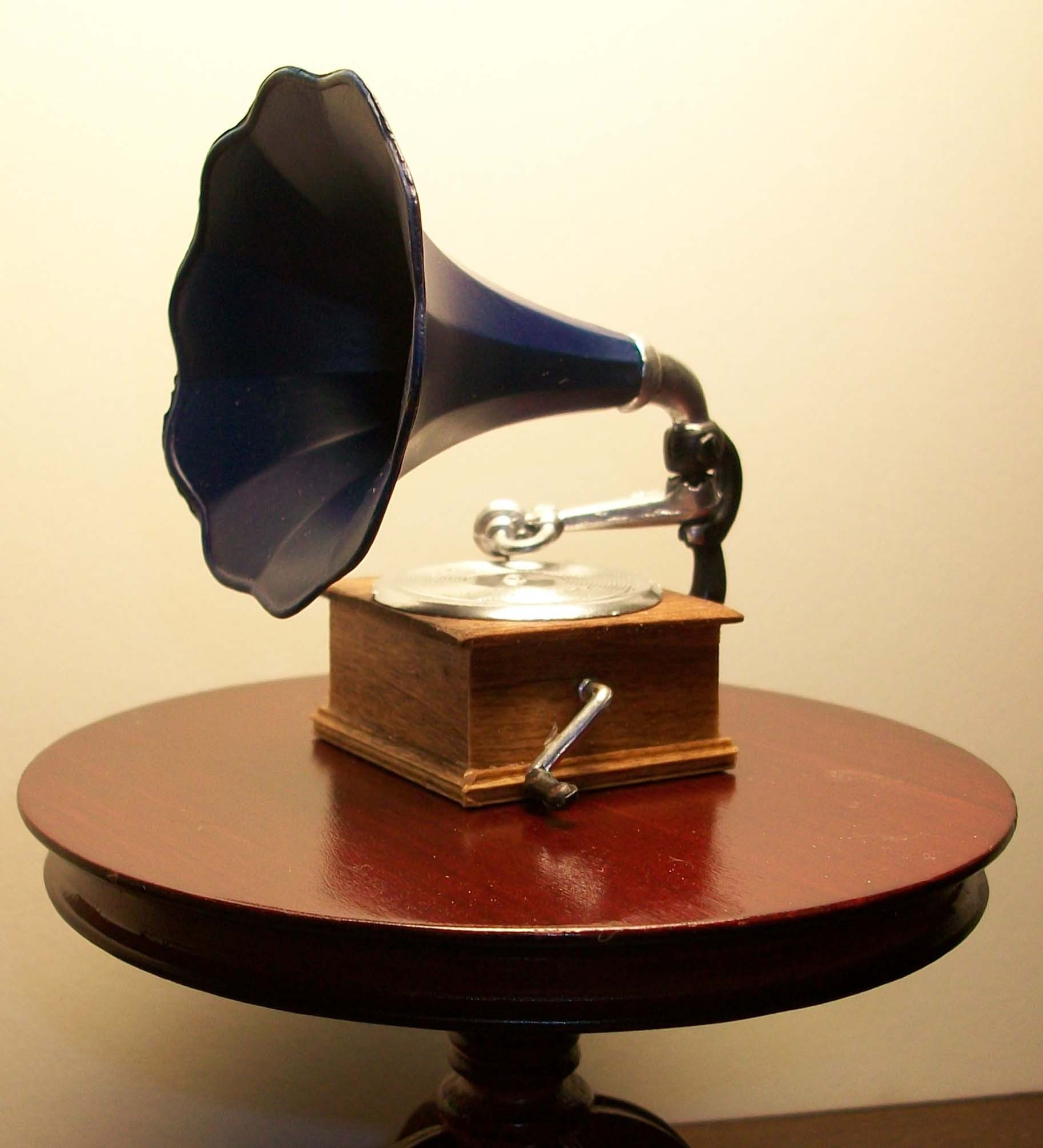 Miniature Victrola Phonograph Gramophone