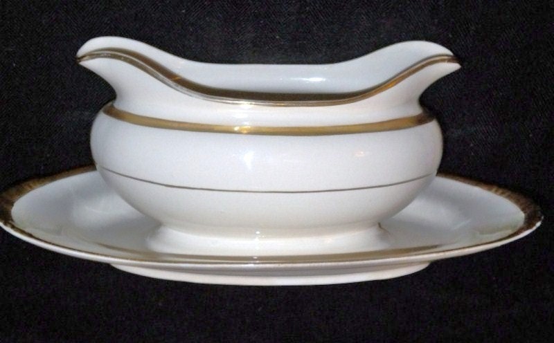 Vintage Homer Laughlin Eggshell Nautilus Gravy Boat – Haute Juice