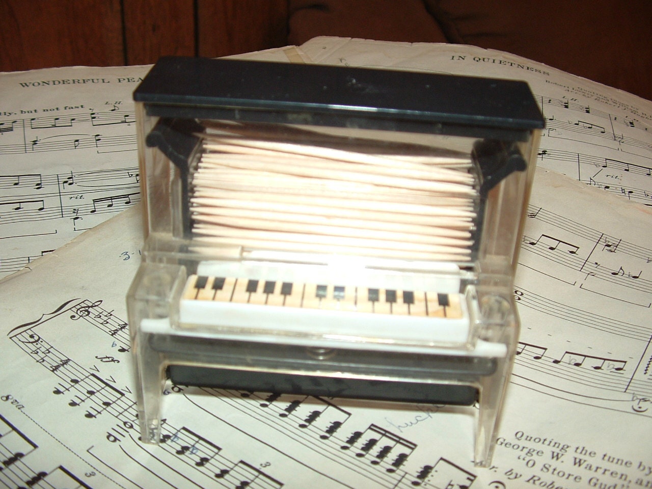 Vintage Novelty Piano Toothpick Dispenser by buybackthefarm