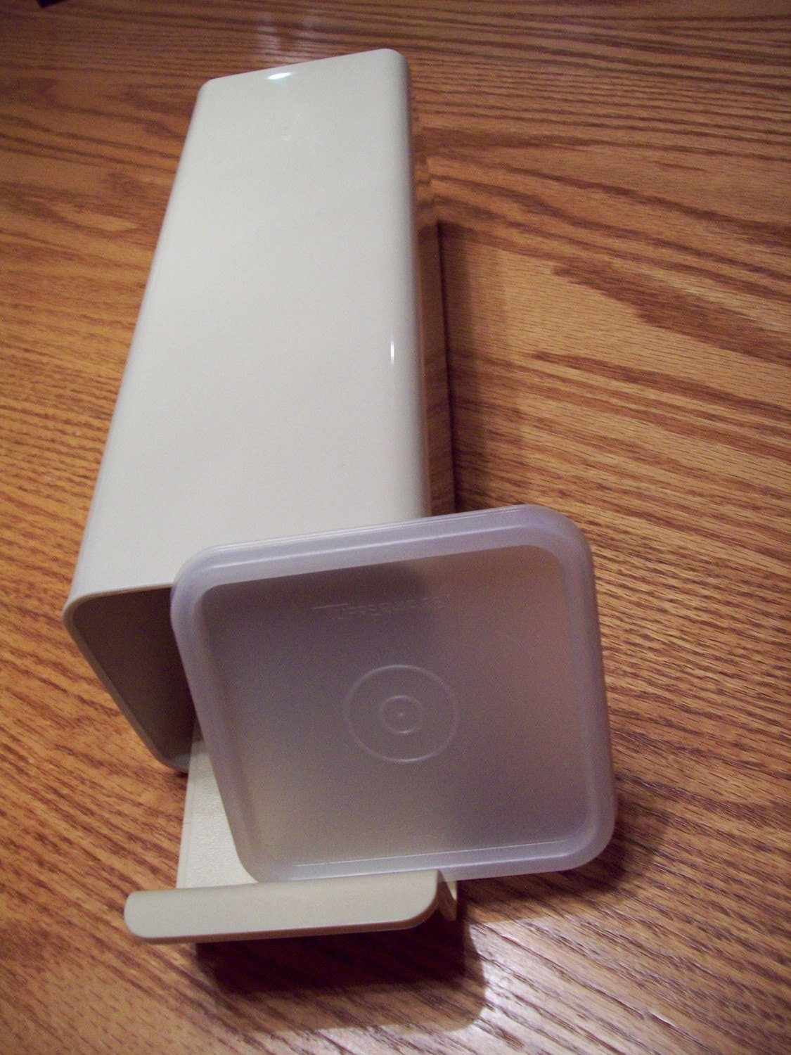 USA Tupperware Velveeta Cheese Keeper EUC