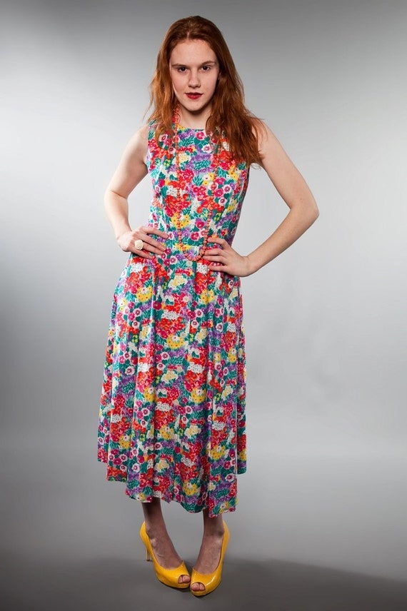 Items similar to Ring Around the Rosy Vintage Floral Print Dress in ...