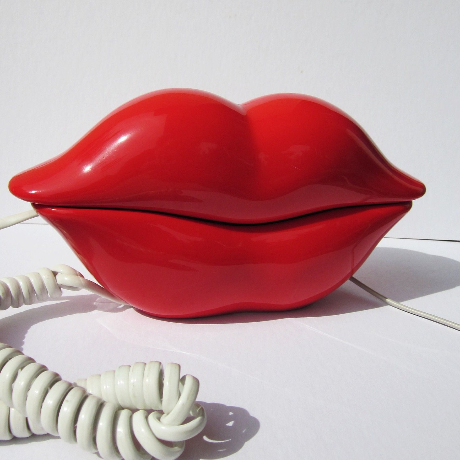 Hot Lips novelty 80s phone Telequest