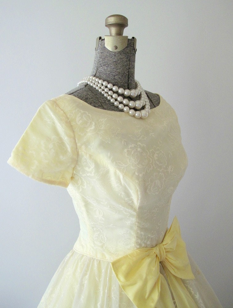 pale yellow prom gown