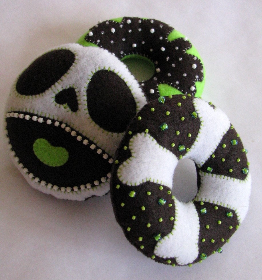Voodoo donuts set of 3