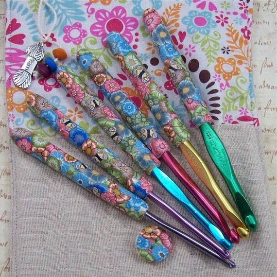 Crochet Hook Case with Set of Susan Bates Crochet Hooks