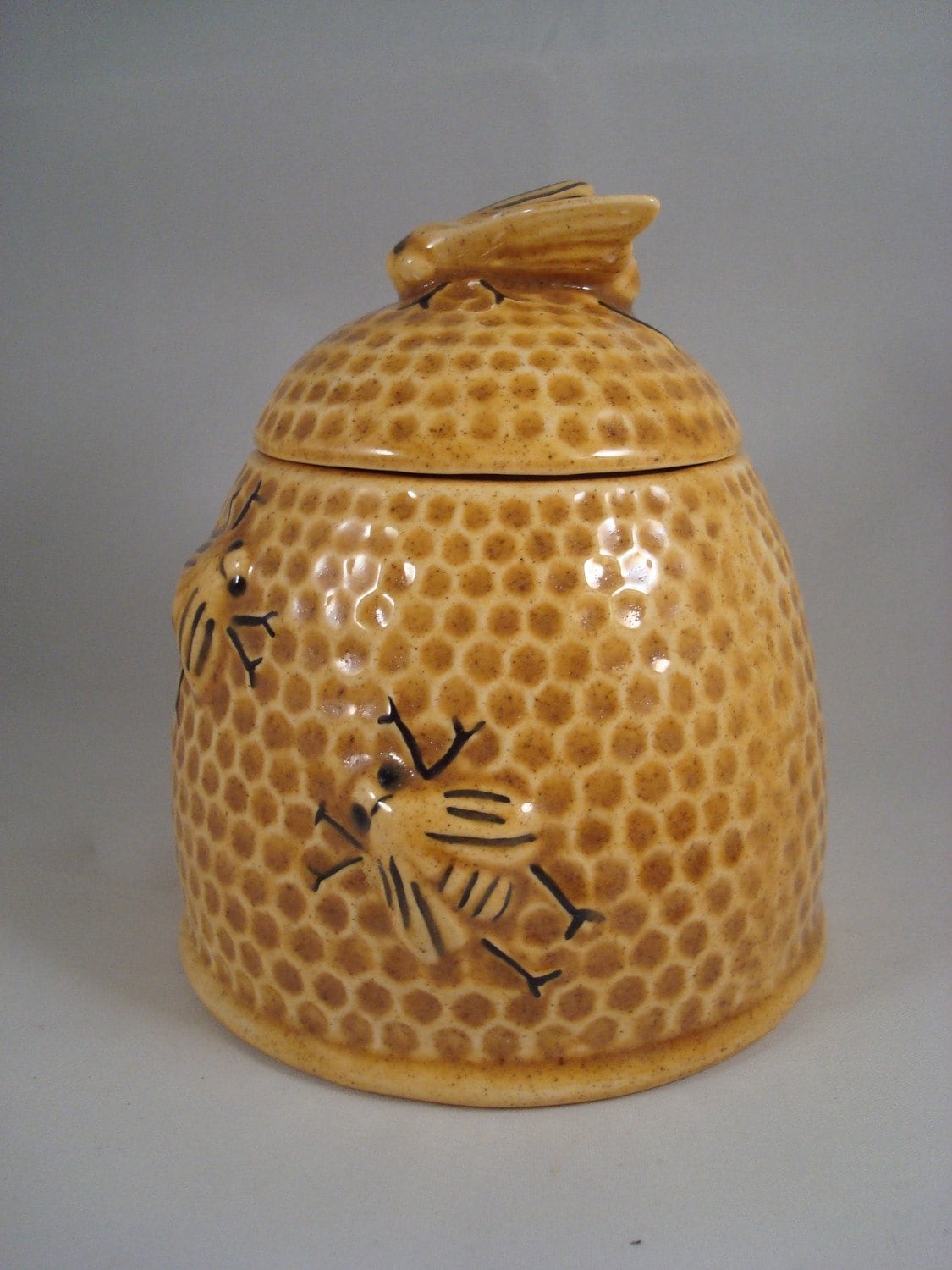 SALE Vintage Arnel's Ceramic Beehive Honey Pot with New