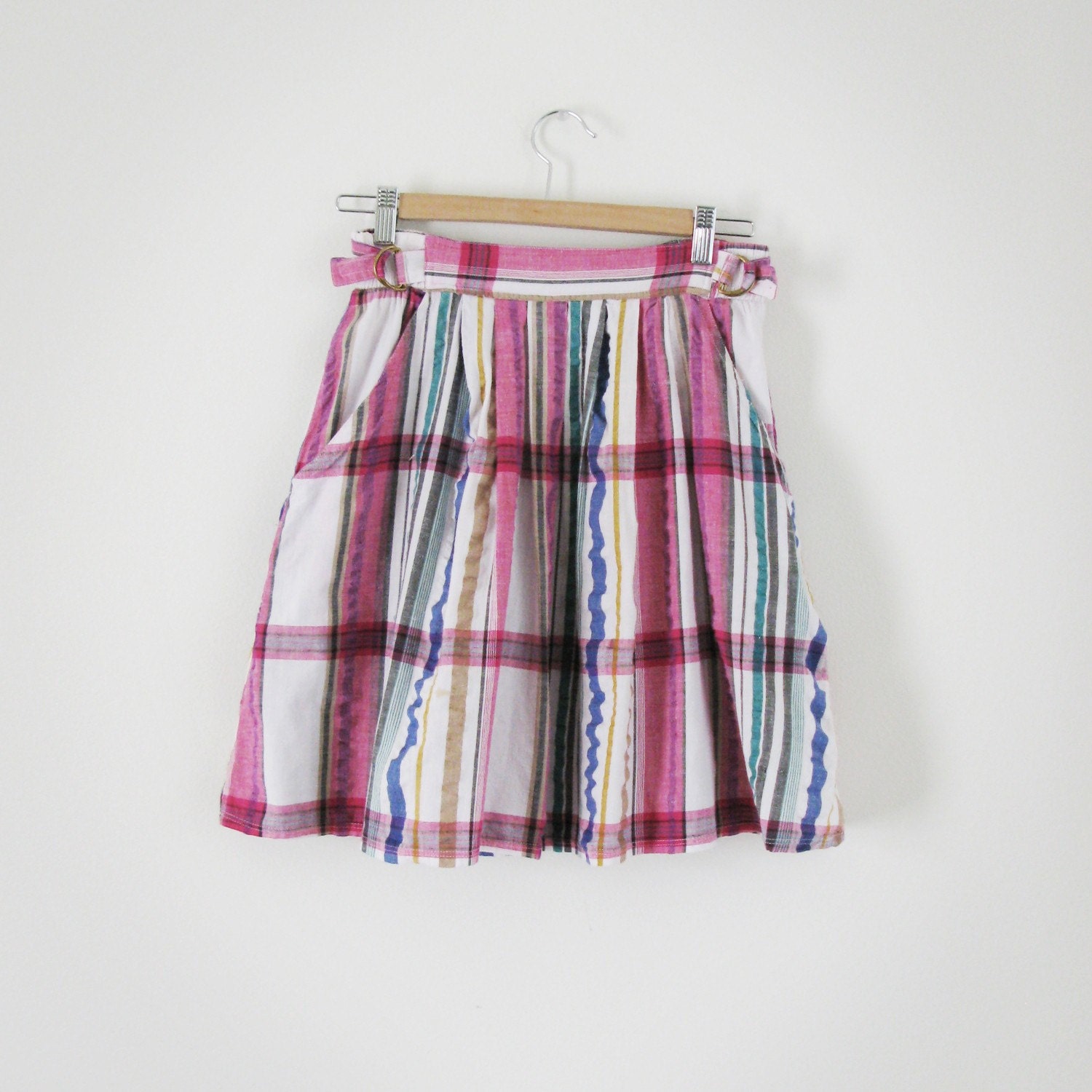 Vintage white and pink plaid pleated skirt.