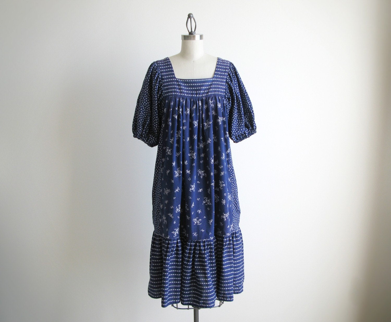 Vintage white and navy floral bohemian dress by thetailorsstories
