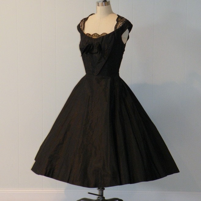 Vintage 50s Dress Black Scalloped Floral Net by daisyandstella